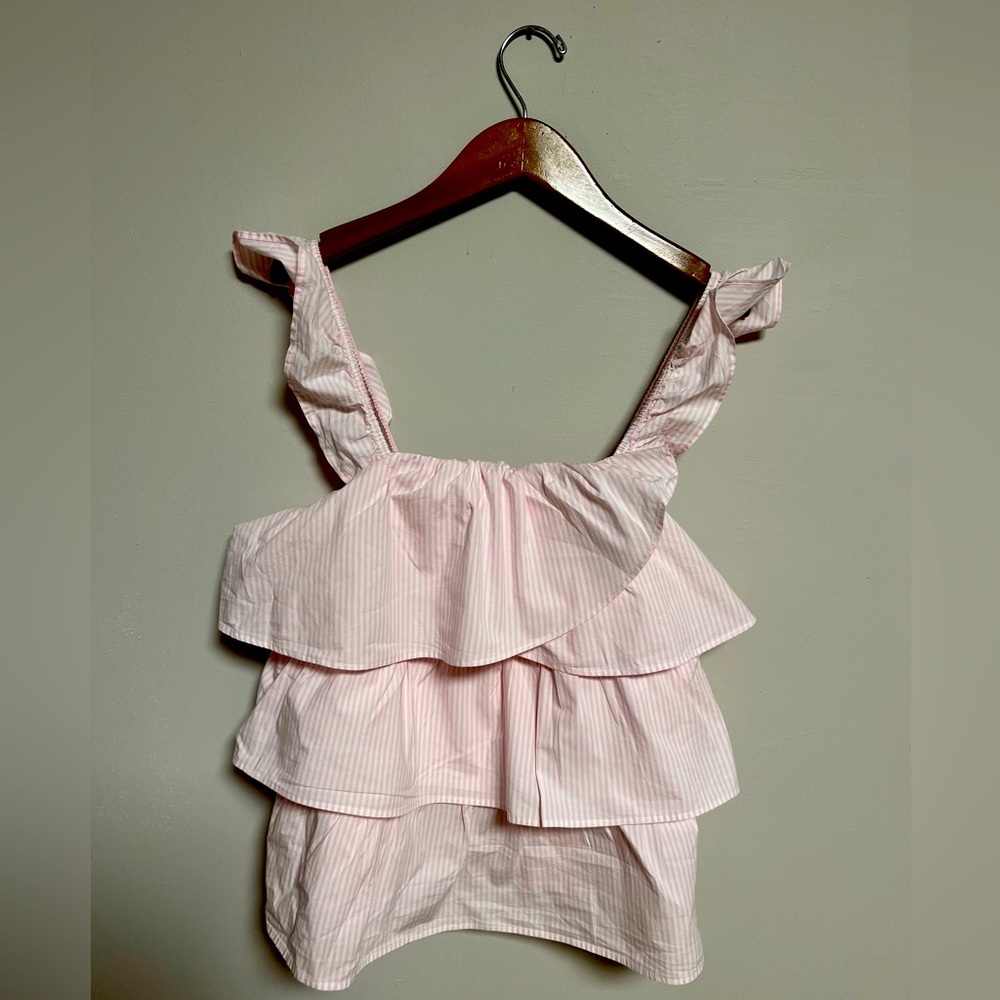 Crown and Ivy. Size S. Pink ruffle top.